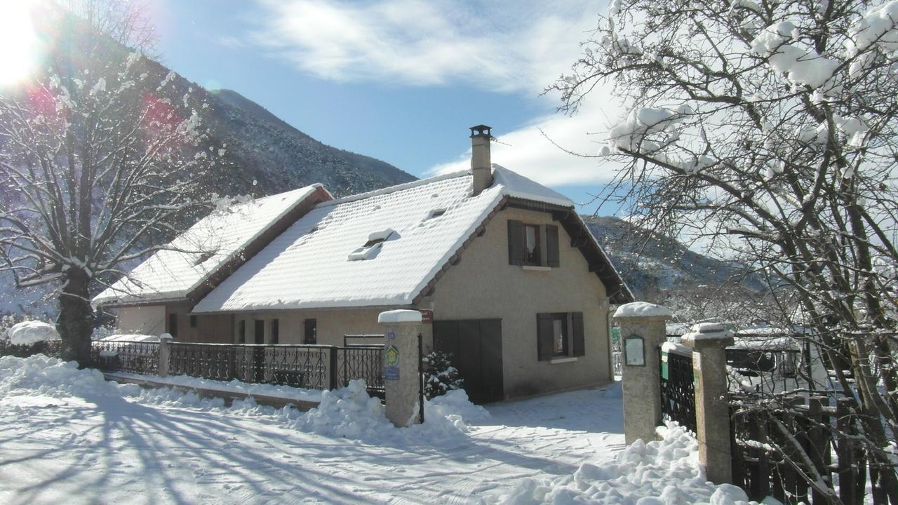 Au Vieux Tilleul Bed & Breakfast Veynes Exterior photo