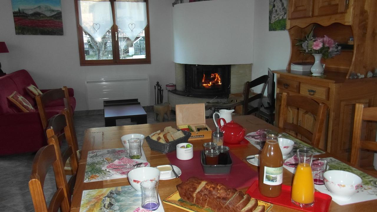 Au Vieux Tilleul Bed & Breakfast Veynes Exterior photo